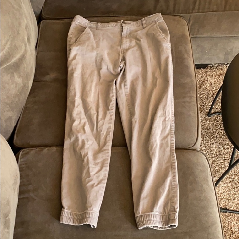 Amazon Essentials Men's Straight-Fit Jogger Pant